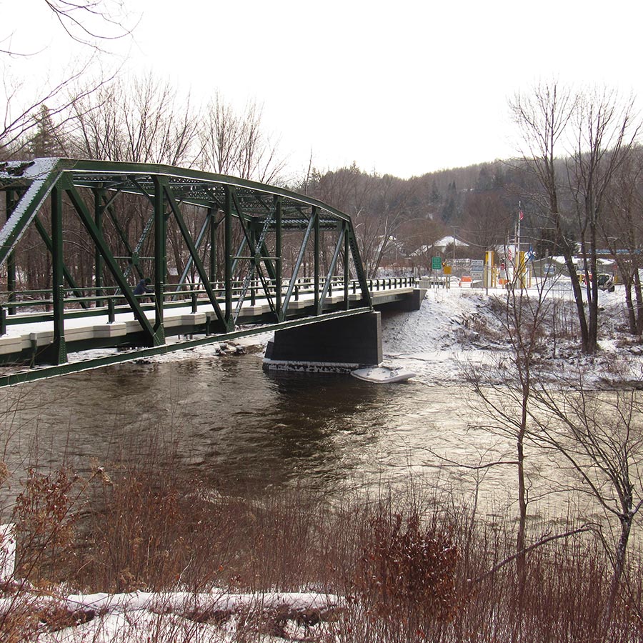 pont frontière sur la rivière Missisquoi